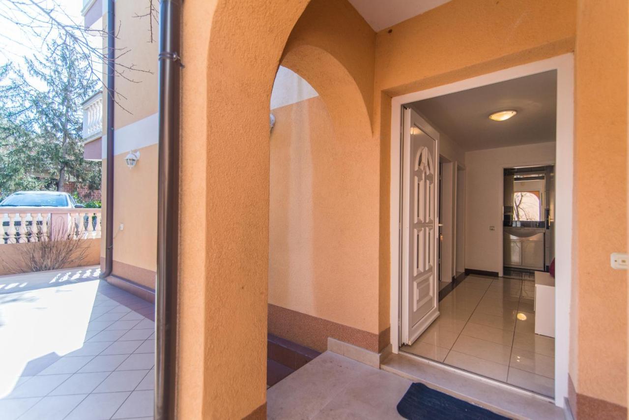 Apartments Canaria プーラ エクステリア 写真